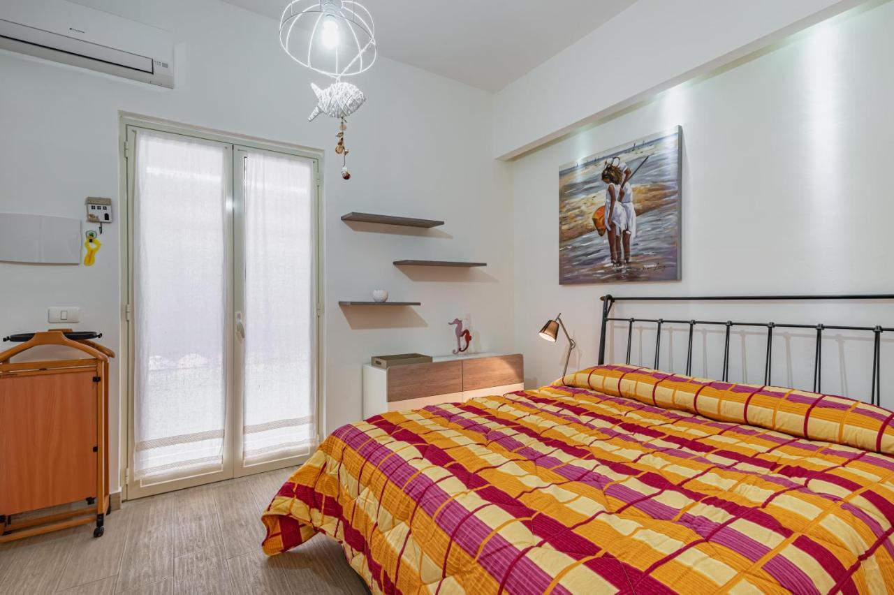 شقة Naxos Bay Flat With Terrace 50 Meters From The Sea جيارديني ناكسوس المظهر الخارجي الصورة