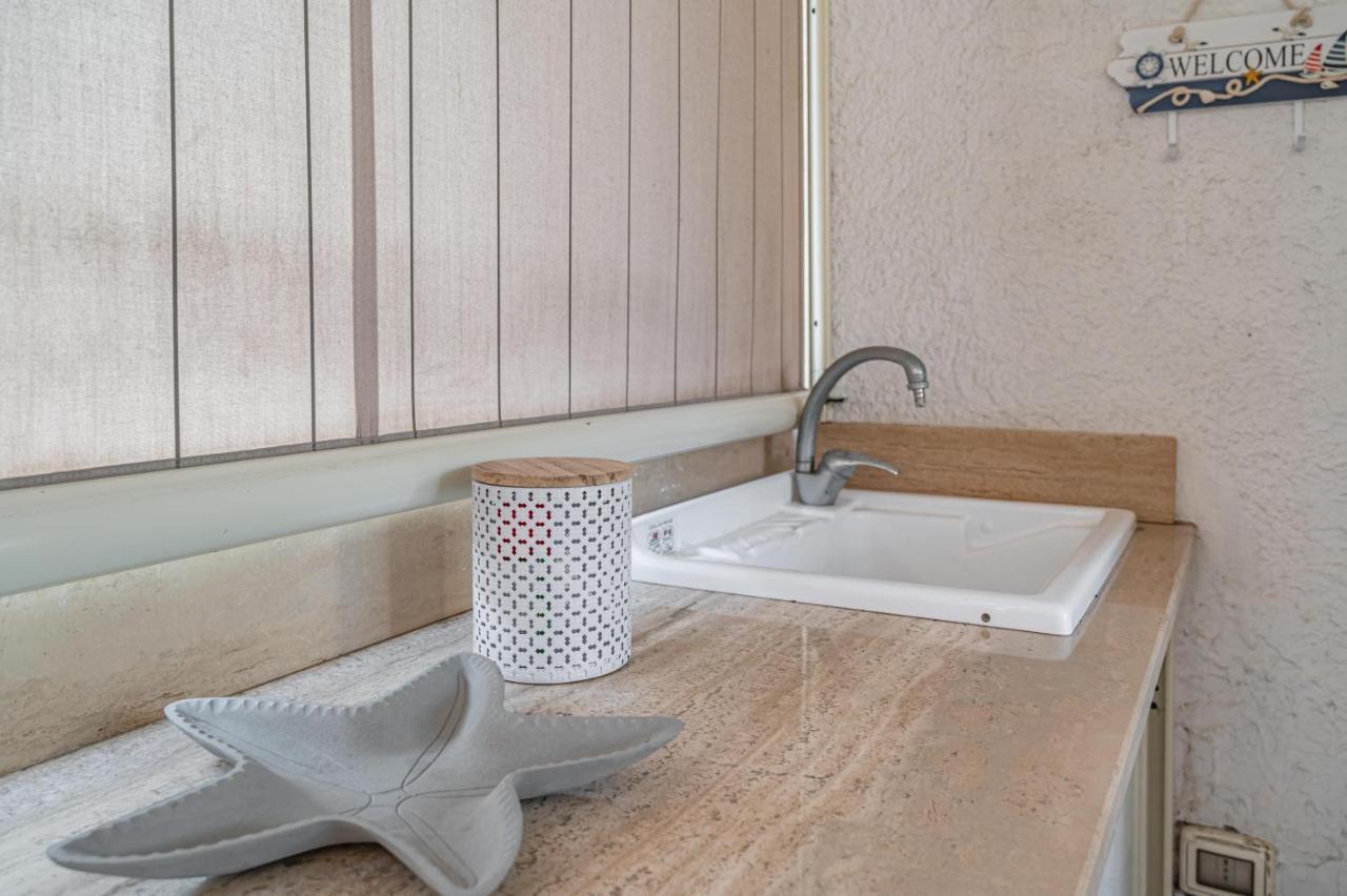 شقة Naxos Bay Flat With Terrace 50 Meters From The Sea جيارديني ناكسوس المظهر الخارجي الصورة