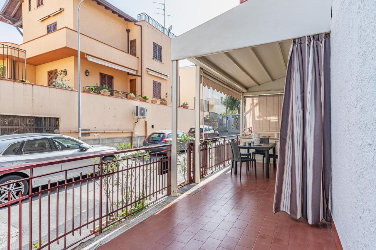 شقة Naxos Bay Flat With Terrace 50 Meters From The Sea جيارديني ناكسوس المظهر الخارجي الصورة